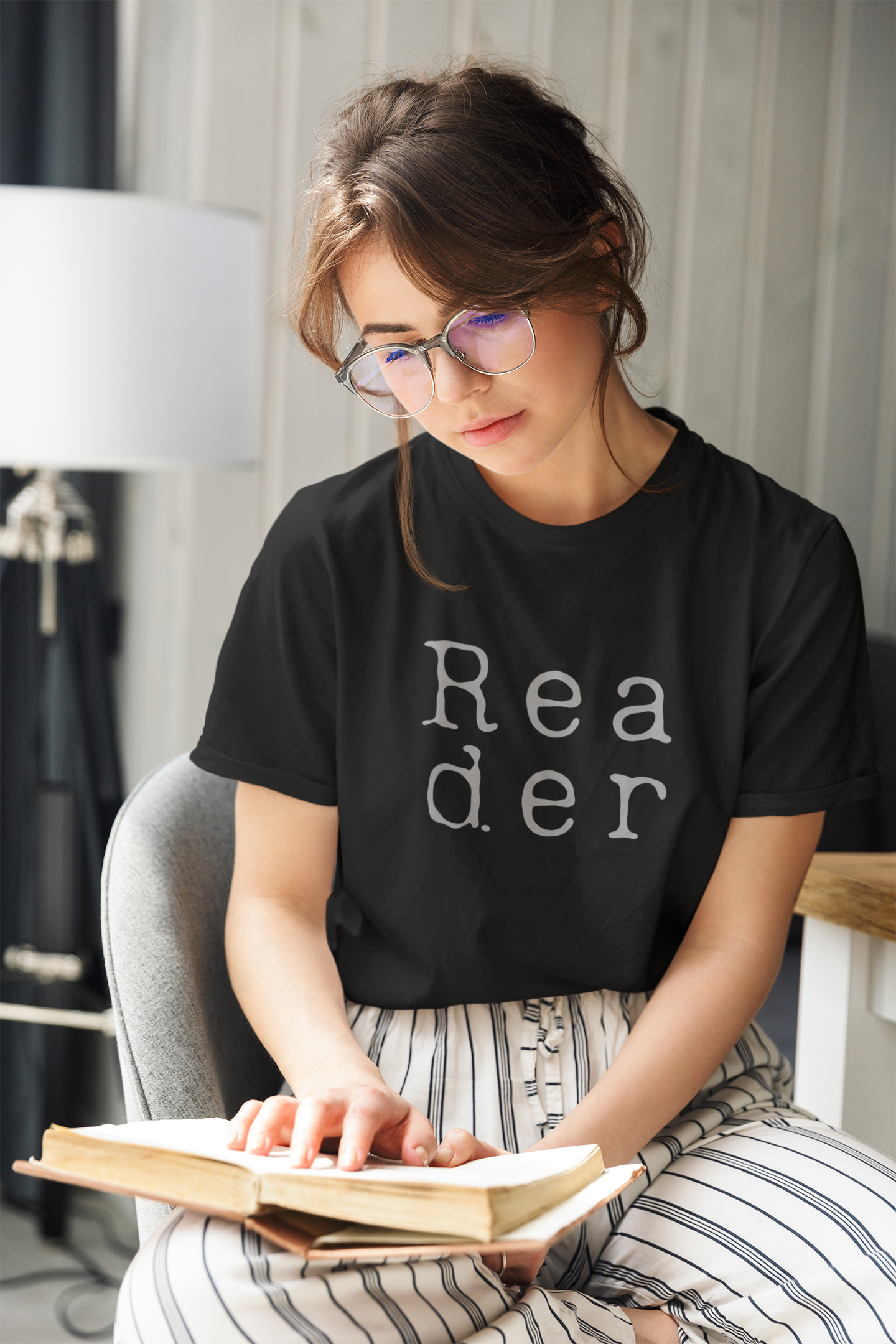 Reader Big (English) Text T-Shirt - Unisex
